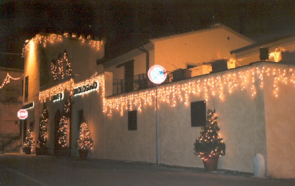 Decorazioni Luci Natalizie Da Esterno.Niccolai Alessio Via Le Rene 55 Ospedaletto Pisa Tel Fax 39 050 985711